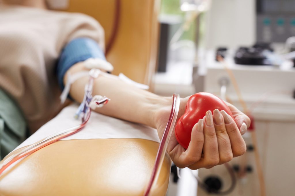 Pierwsze oddanie krwi – jak się przygotować i kto może zostać dawcą krwi?