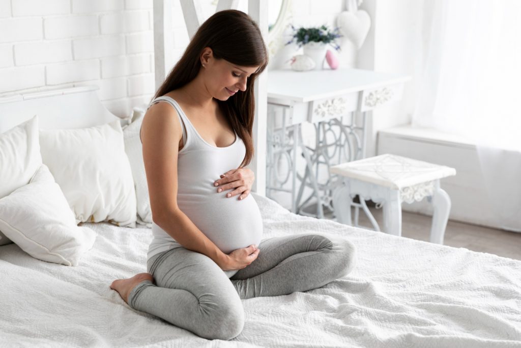 Co powinna wiedzieć przyszła mama? – poradnik dla kobiet w ciąży i kalendarz ciążowy