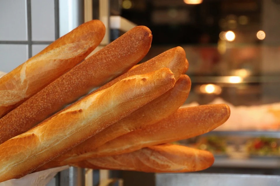 Francuscy piekarze zapowiadają wzrost cen bagietek i croissantów – powodem ceny energii