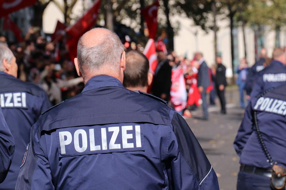 Śmierć mężczyzny podczas interwencji policji w Niemczech. Ruszyło śledztwo