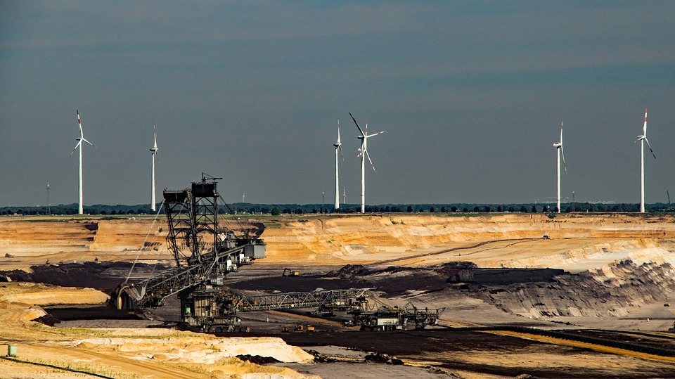 Niemcy zlikwidują wiatraki aby powiększyć kopalnie węgla brunatnego