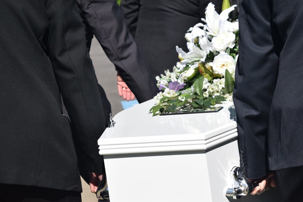 Planowanie pogrzebu – na co zwrócić uwagę?