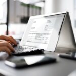 Faktura ustrukturyzowana na ekranie tabletu