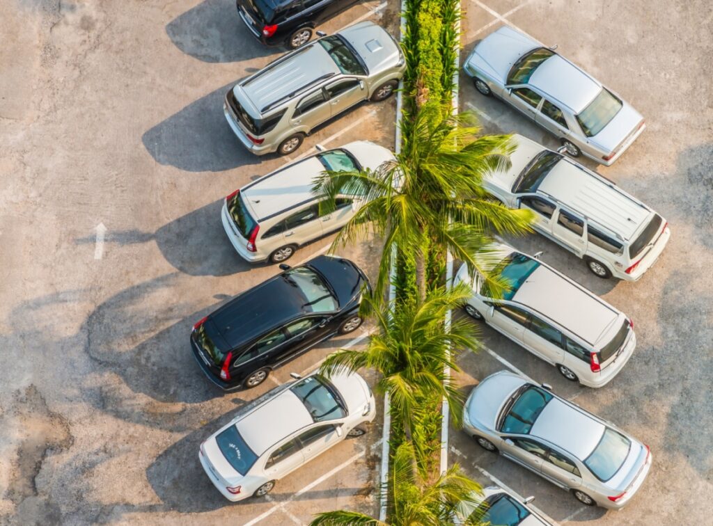 Opłaty za usunięcie nielegalnie zaparkowanych pojazdów w Olsztynie podrożały o 15%