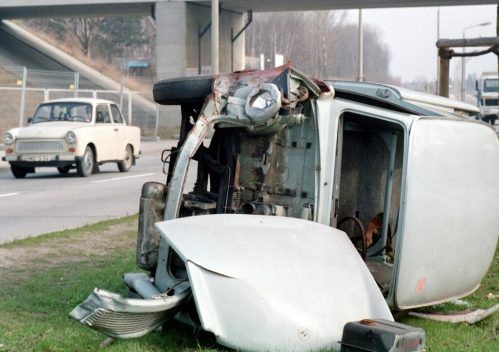 Tragedia na niemieckiej autostradzie A9: Autobus Flixbus zmierzał do Zurychu i wypadł z drogi